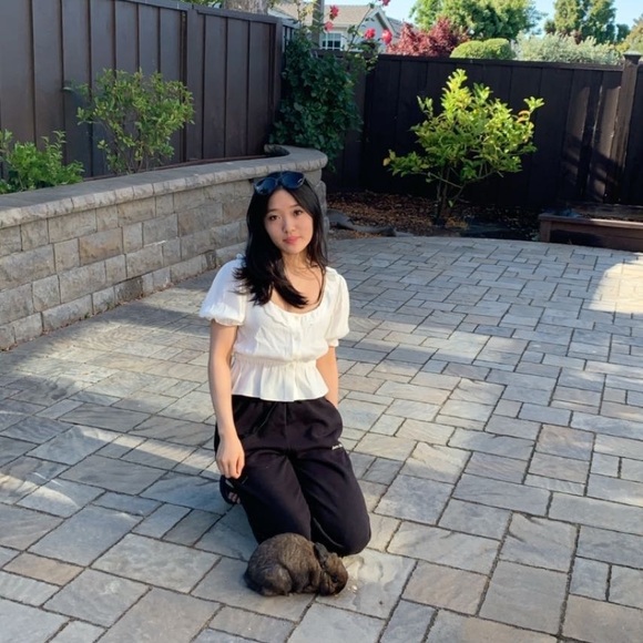 Meet your Posher, Cecilia - Picture 2 of 3